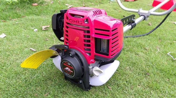Máy cắt cỏ cầm tay Honda sở hữu động cơ mạnh mẽ, bền bỉ
