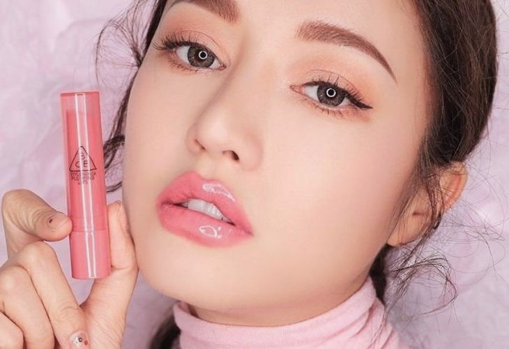 SON BÓNG GIÚP ĐÔI MÔI TRỞ NÊN CĂNG MỌNG