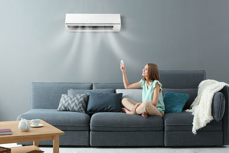 Chỉ sử dụng máy lạnh khi cần thiết và điều chỉnh nhiệt độ thích hợp