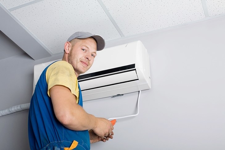 Lắp đặt máy lạnh ở nơi khô ráo, thoáng máy, tránh ánh nắng mặt trời và nơi ẩm ướt
