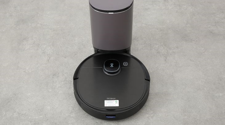 Người dùng hãy di chuyển đế sạc robot đến khu vực rộng rãi để thiết bị có thể nhận diện đế và đến sạc khi hết pin