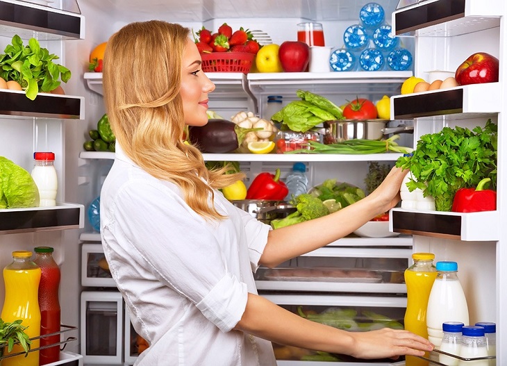 Bạn cần lấy bớt thực phẩm khỏi tủ lạnh