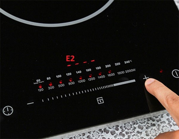 Bếp từ báo lỗi E2 khi nhiệt độ của nồi quá cao