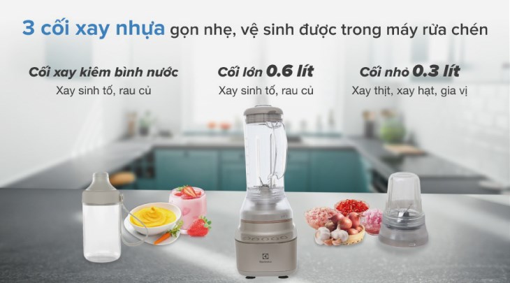 Máy xay sinh tố đa năng Electrolux E7CB1-86SM đi kèm nhiều loại cối xay, đáp ứng tốt nhu cầu sử dụng của bạn