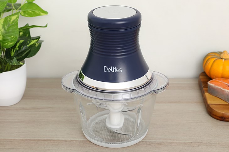 Máy xay thịt Delites LH101B được trang bị tính năng tự ngắt khi quá tải đảm bảo an toàn nguồn điện và thiết bị