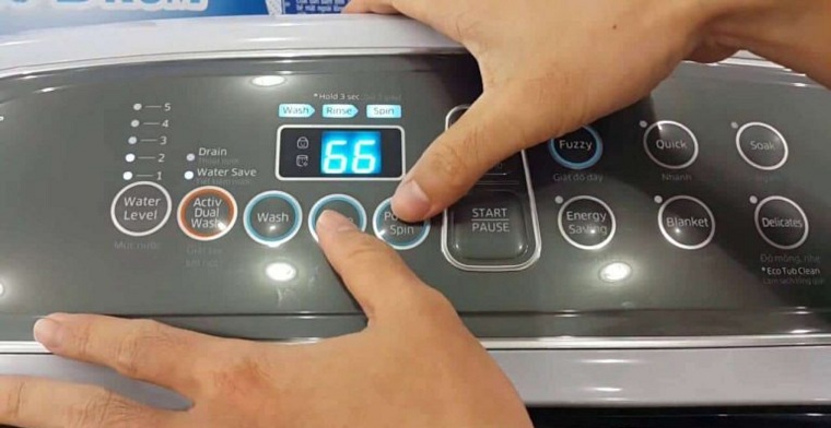 Bảng điều khiển nhấp nháy E1, E2, U04, báo máy gặp sự cố cần xử lý