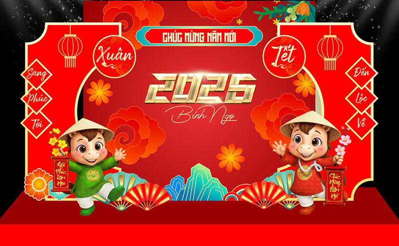 Backdrop đỏ vàng, linh vật ngựa, hoa mai đào mang không khí Tết sum vầy, may mắn, thịnh vượng