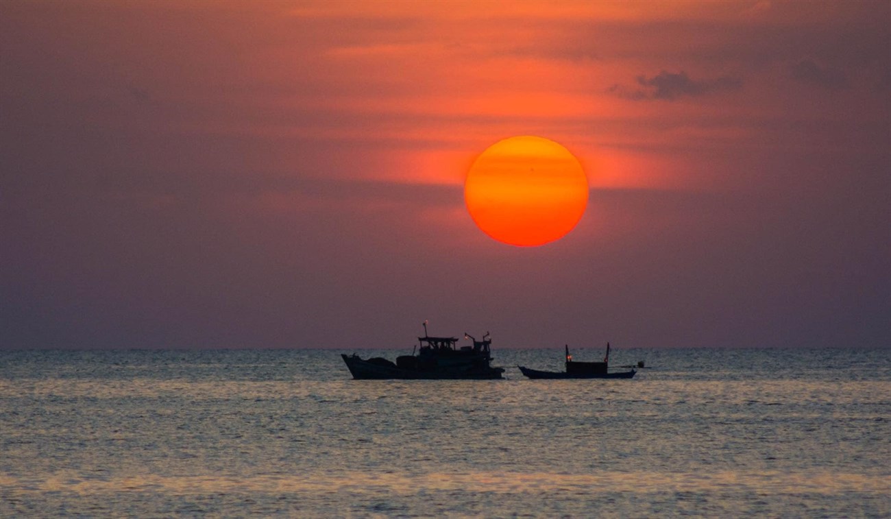 Stt hoàng hôn trên biển đầy cảm xúc