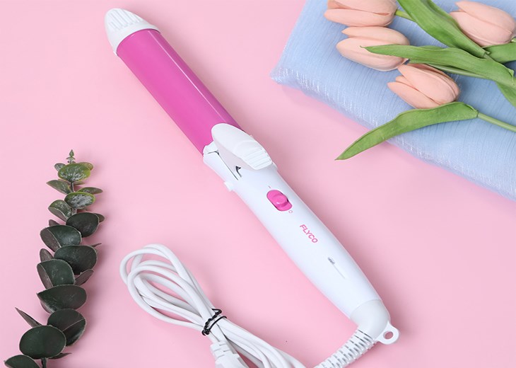 Máy uốn duỗi tóc Flyco FH6855VN mang đến vẻ đẹp chuẩn salon nhanh chóng, rất thích hợp với nhiều chị em