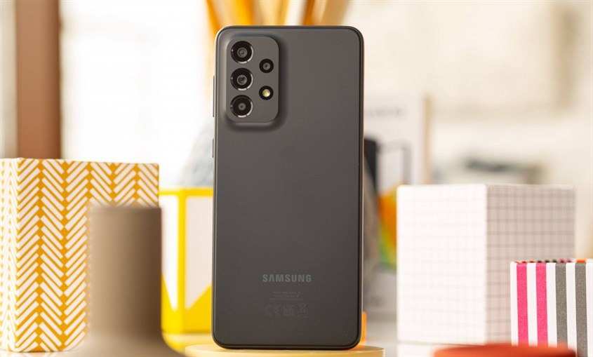 Điện thoại Samsung Galaxy A24  thuộc phân khúc giá tầm trung phù hợp cho trẻ nhỏ sử dụng