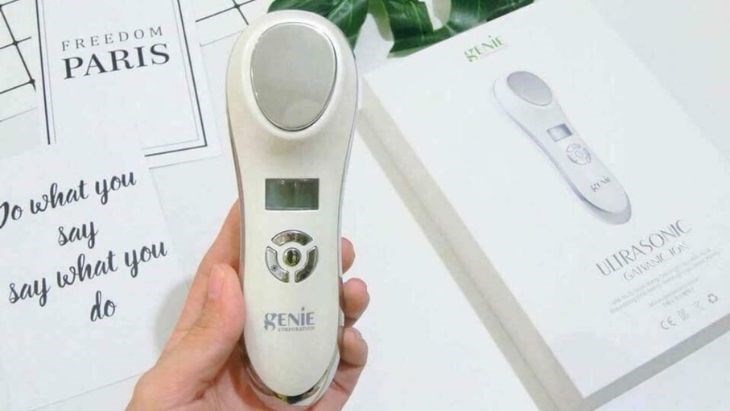 Máy đẩy tinh chất Genie sở hữu vẻ ngoài bắt mắt với kiểu dáng cầm tay nhỏ gọn