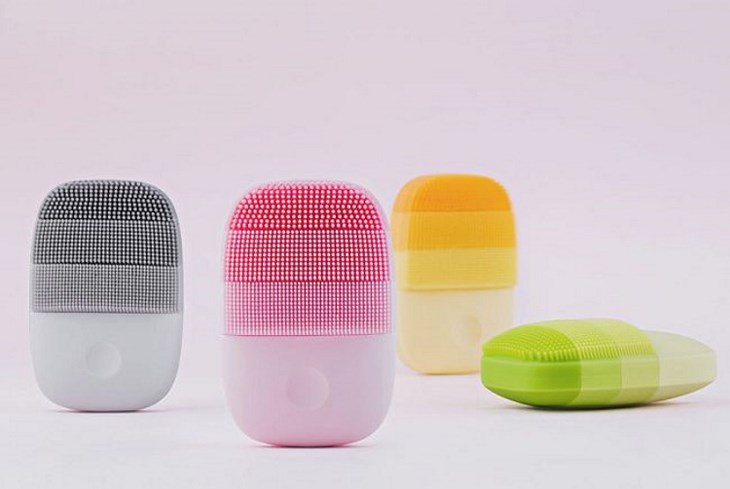Máy rửa mặt Xiaomi có kiểu dáng trang nhã, màu sắc tươi tắn, phù hợp với nhiều đối tượng người dùng
