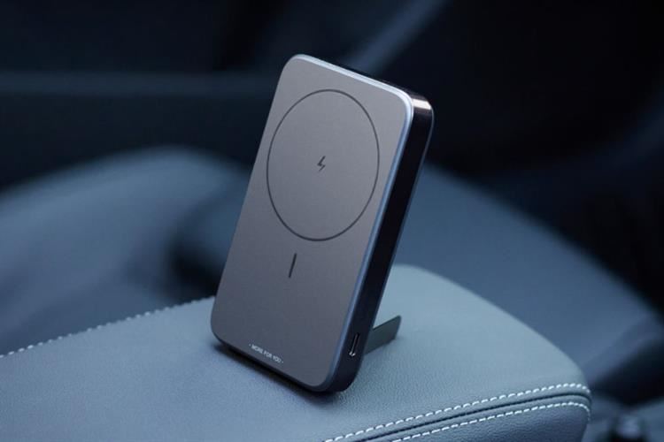 Pin sạc dự phòng Polymer 10000mAh Không dây Magnetic Type C PD QC 3.0 20W Ugreen PB206 Màu Xám