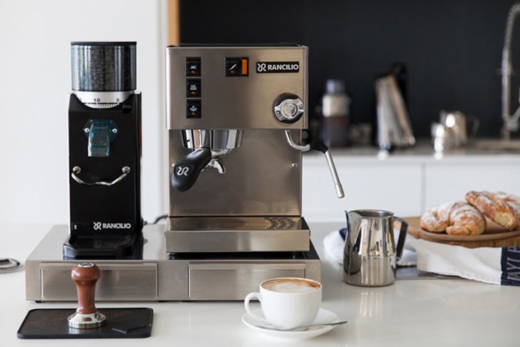 Máy pha cà phê Rancilio có kiểu dáng trẻ trung, thích hợp bố trí trong mọi không gian