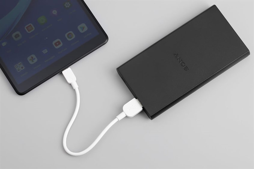 Pin sạc dự phòng Polymer 10000mAh Type C 12W AVA+ PJ JP260 sẽ là vị cứu tinh khi điện thoại hết pin lúc bên ngoài