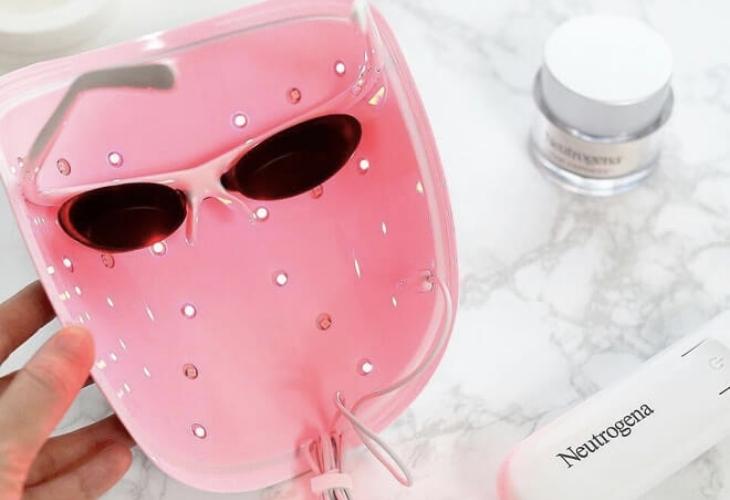 MẶT NẠ ĐÈN LED NEUTROGENA ÁNH SÁNG ĐỎ