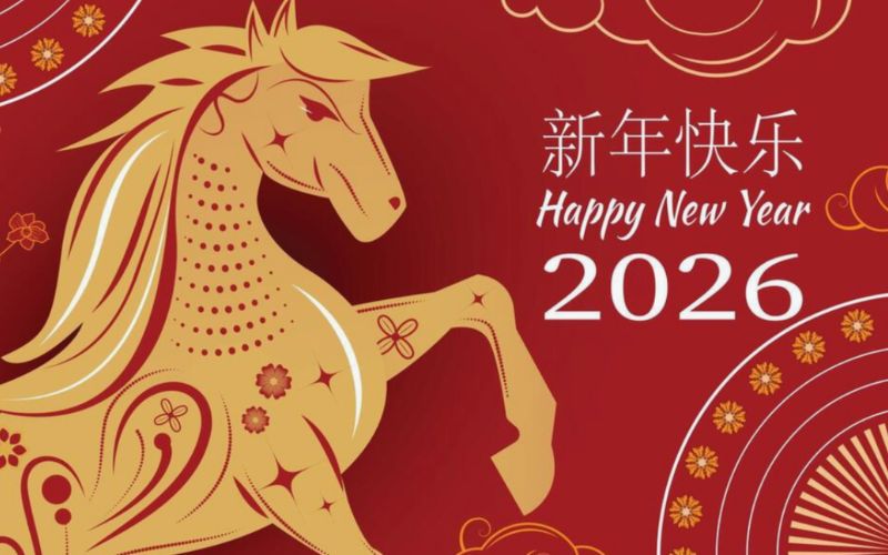Background Ngựa Bính Ngọ 2026 với hình ảnh mã đáo thành công hoặc ngựa chibi nổi bật, hợp xu hướng Tết