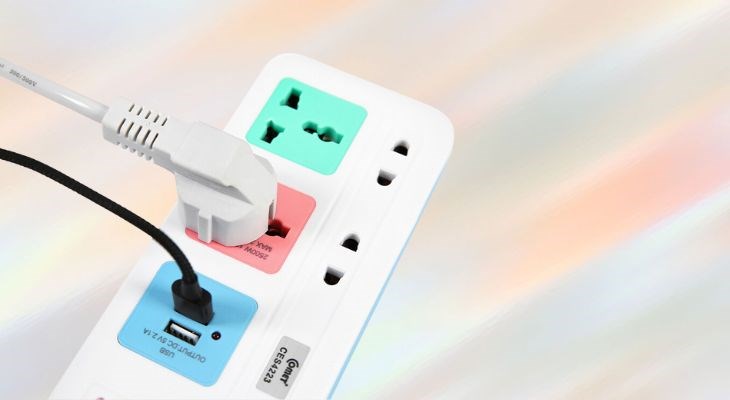 Ổ cắm điện Comet 4 lỗ 2 USB 3m CES4223 sở hữu 6 ổ cắm điện tiện dụng với nhiều loại đầu cắm khác nhau