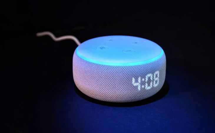 Trang bị một chiếc loa thông minh Alexa trong gia đình có thể giúp cuộc sống của bạn được thuận tiện hơn đáng kể