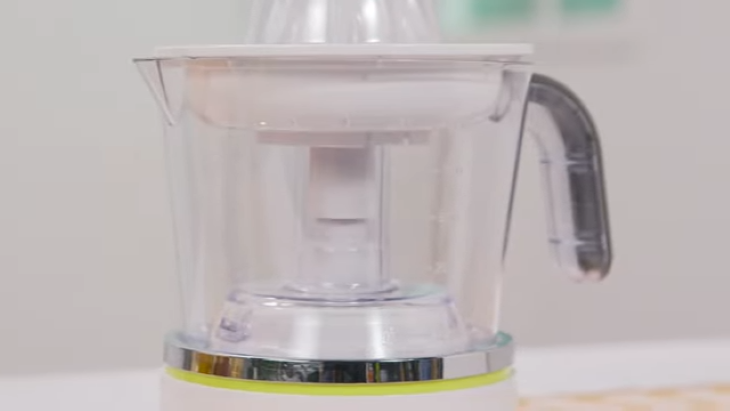 Ca chứa nước ép dung tích 1 lít bằng nhựa trong suốt dễ quan sát