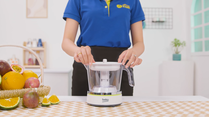 Hướng dẫn lắp các bộ phận của máy vắt cam Beko đúng khớp