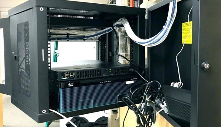 Trọng lượng của tủ âm thanh phải được đảm bảo để không gây nguy hiểm trong quá trình lắp đặt