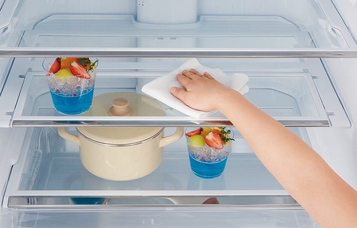 Nên vệ sinh tủ lạnh 2 - 3 tháng/lần để duy trì độ bền sản phẩm và hạn chế xuất hiện lỗi