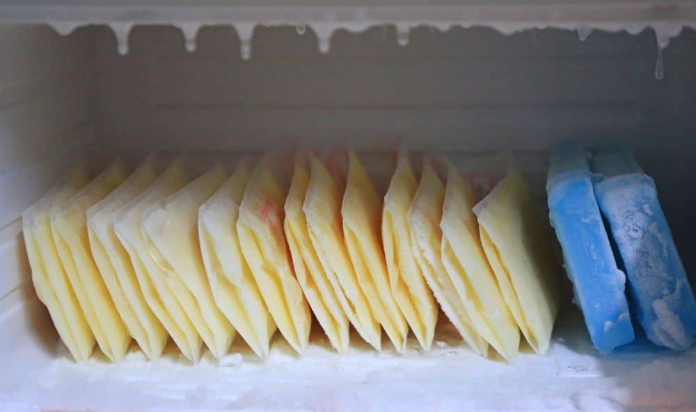 trữ sữa trong tủ đông