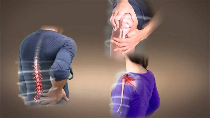 Tắm nước nóng giúp máu huyết lưu thông tốt và giảm đau khớp