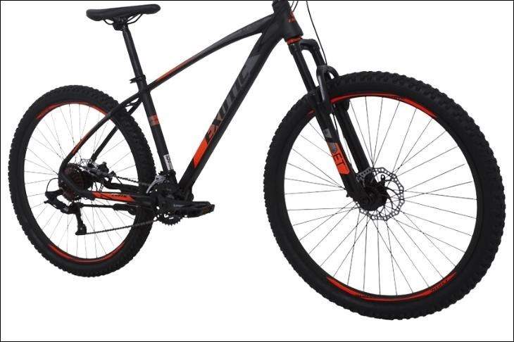 Xe đạp địa hình MTB Exotic 2618 AF 26 inch có bộ bánh vững chãi cùng lốp xe dày và nhiều gai nhỏ, giúp hạn chế sự cố trượt bánh