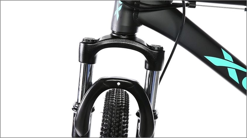 Xe đạp địa hình MTB XDS Hacker 390 giúp bạn tự tin vượt địa hình với cặp phuộc trước giảm xóc hiệu quả