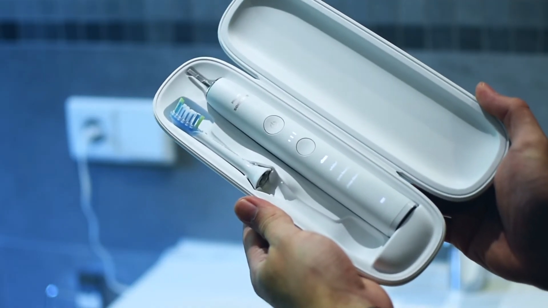ban-chai-danh-rang-dien-philips-sonicare-diamondclean-hx9911-73-13