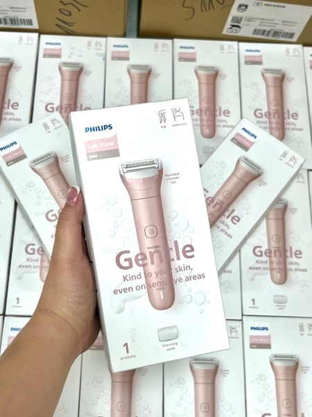 mua-may-lam-sach-long-cho-nu-philips-brl128-10-gia-re-1