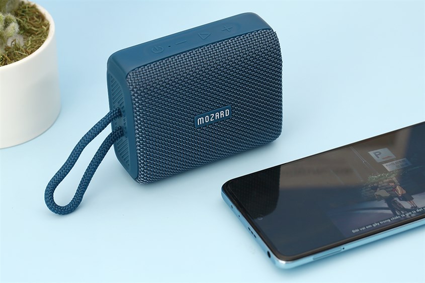 Loa Bluetooth Mozard S21 có kiểu dáng và kích thước nhỏ gọn, phù hợp đặt trên đầu giường