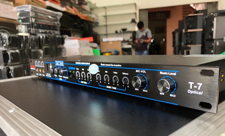 Vang cơ có reverb