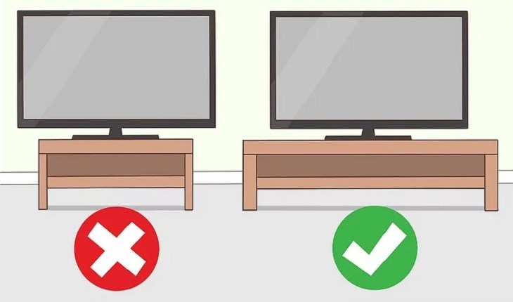 chọn kệ tivi có bề ngang dài hơn chiều dài tivi