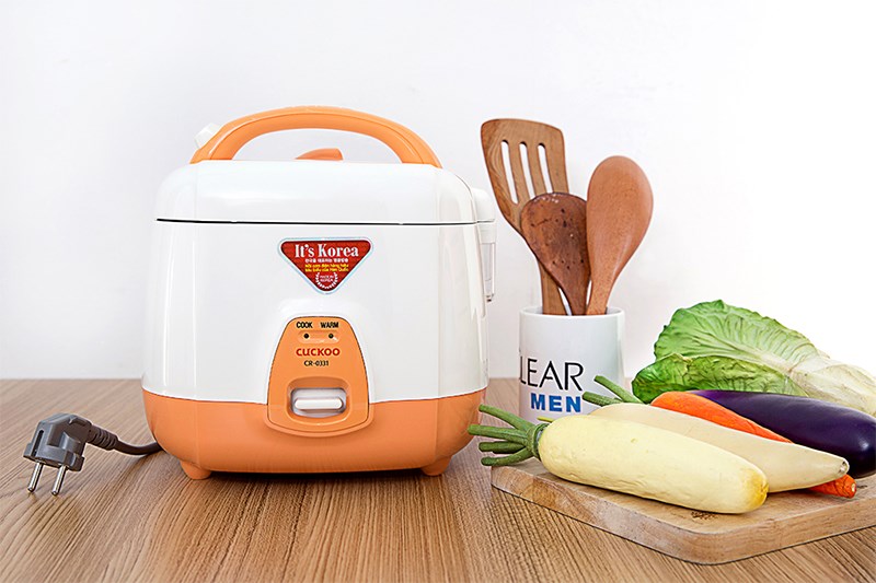 Nồi cơm nắp gài Cuckoo 0.5 lít CR-0331 với thiết kế nhỏ gọn, kèm những tính năng tiện lợi phù hợp cho gia đình có 1 - 2 thành viên