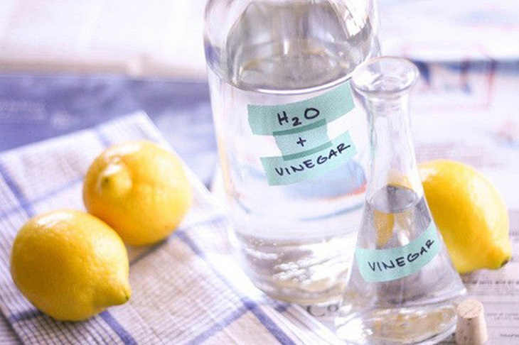 Khử mùi bình sữa bằng giấm