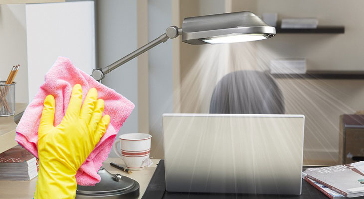 Thường xuyên vệ sinh đèn bàn LED