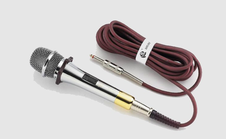Micro có dây là loại micro truyền thống và được sử dụng phổ biến