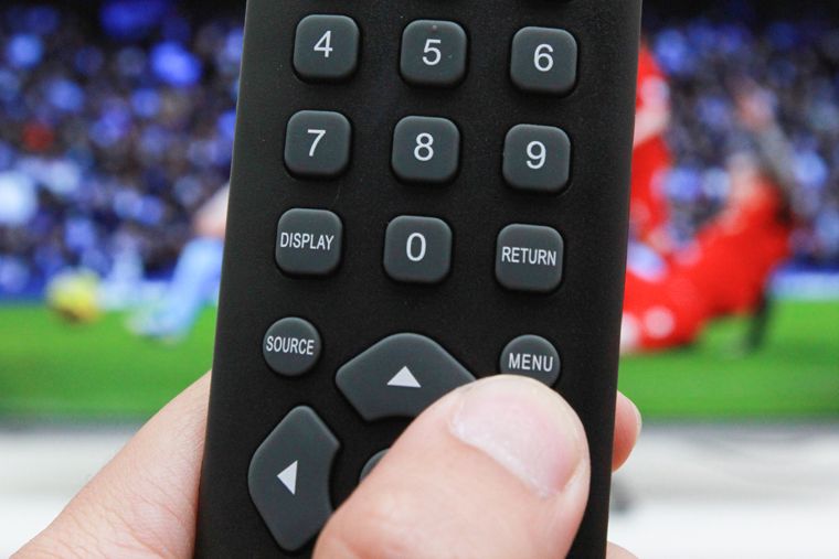Nhấn phím menu trên điều khiển