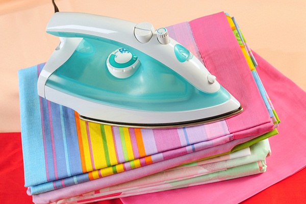 Cách sử dụng bàn ủi tiết kiệm điện