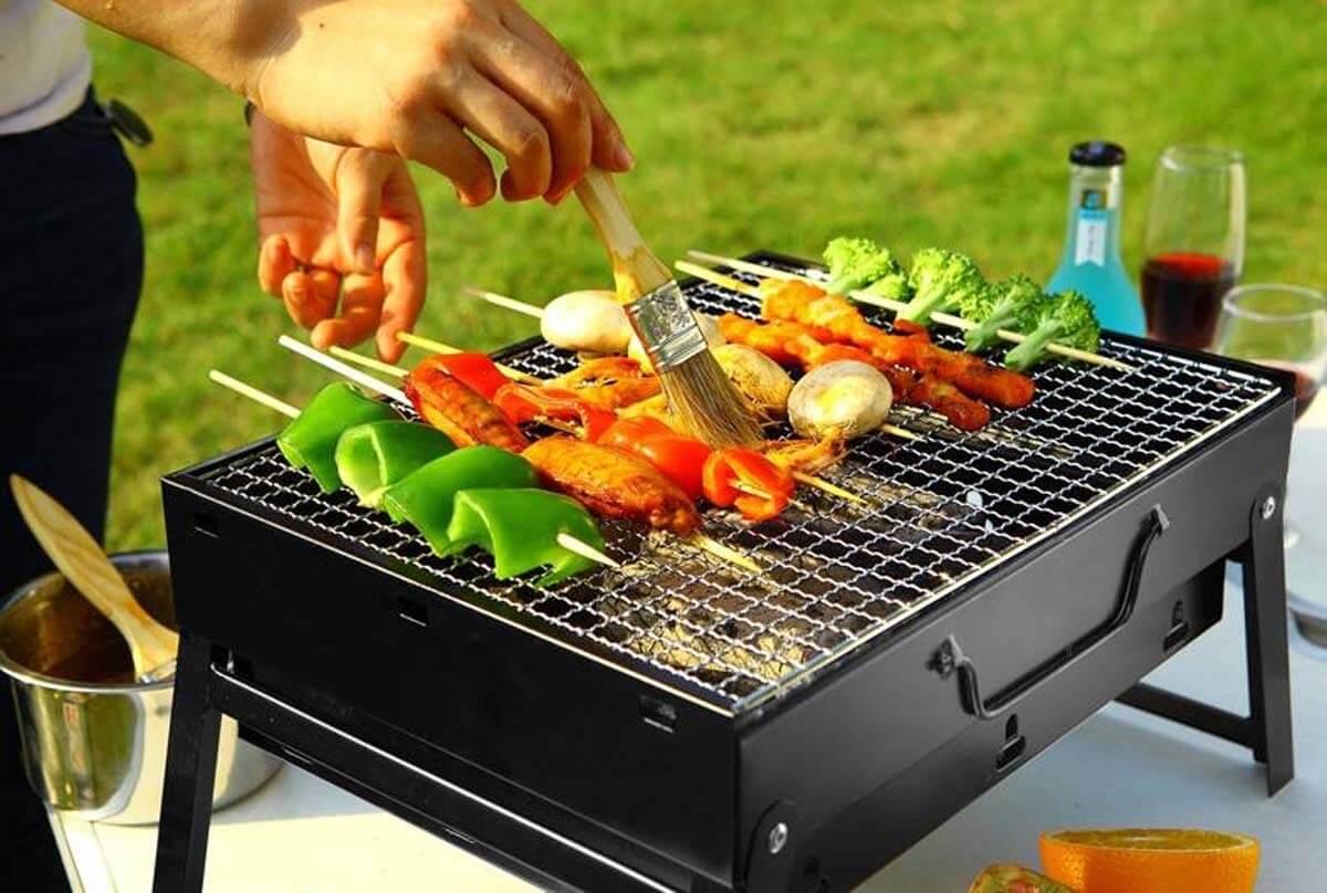 Bếp than giúp món nướng có hương vị khói đặc trưng, hấp dẫn hơn