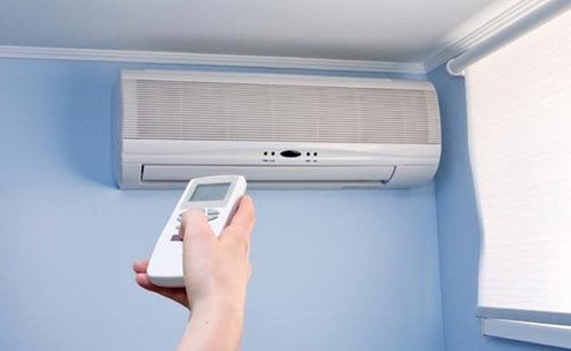 Điều chỉnh nhiệt độ phòng hợp lý giúp tiết kiệm đáng kể lượng điện năng