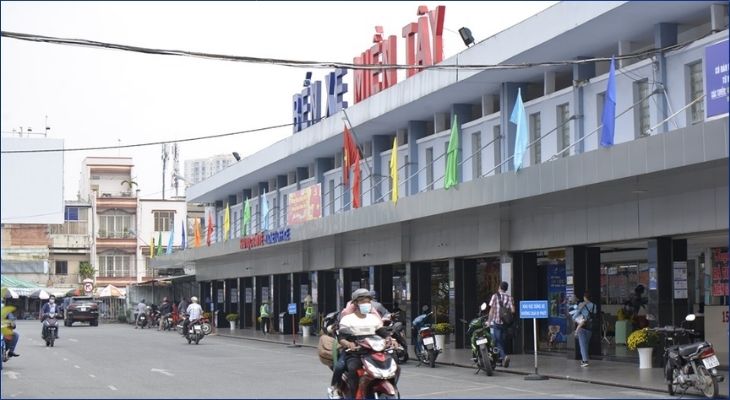 Bến xe Miền Tây tọa lạc tại số 395 Kinh Dương Vương, phường An Lạc, quận Bình Tân, TP. Hồ Chí Minh