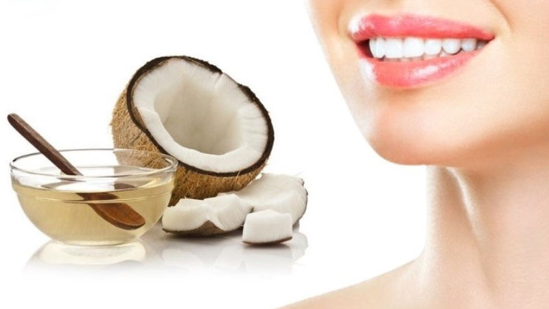 Oil Pulling là một liệu pháp chăm sóc sức khỏe tự nhiên bắt nguồn từ hệ thống y học cổ truyền Ayurveda của Ấn Độ