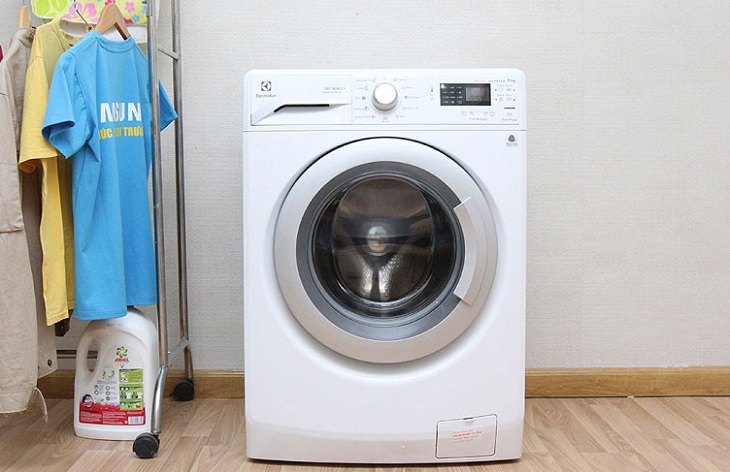 Máy giặt không vào điện là máy không lên nguồn, mất nguồn và bị tắt khi đang giặt