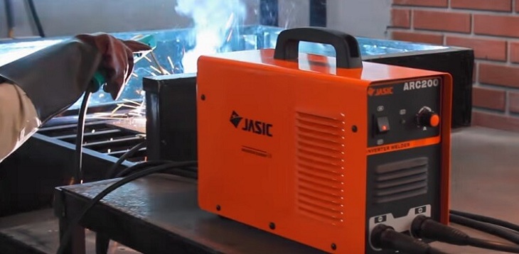 Máy hàn được sử dụng quá trình sản xuất, chế tác cơ khí