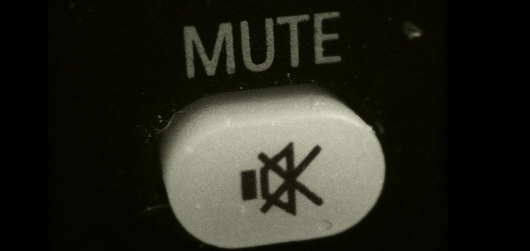 Nút Mute có hình chiếc loa bị gạch chéo