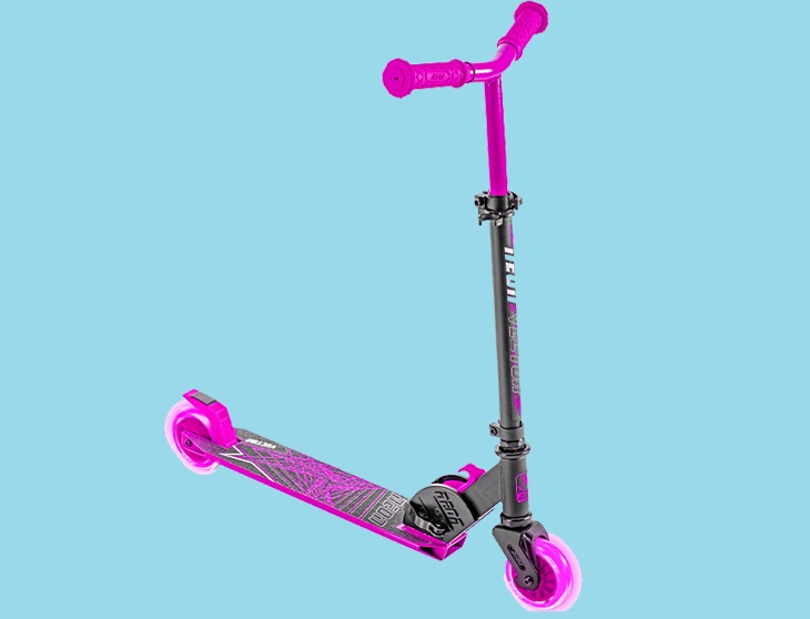 Xe Scooter Neon Vector Yvolution NT05P2 có thiết kế gọn nhẹ, phù hợp để bé vui chơi tăng cường sức khỏe